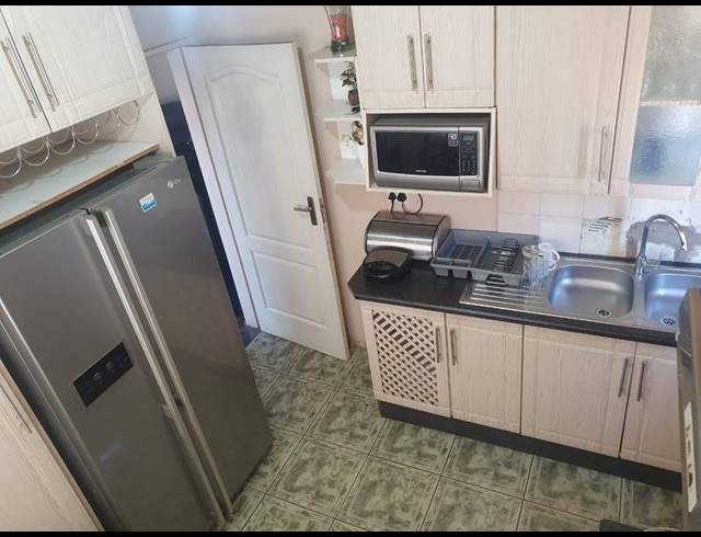 3 BEDROOM HOUSE FOR SALE IN THOKOZA EXT 2